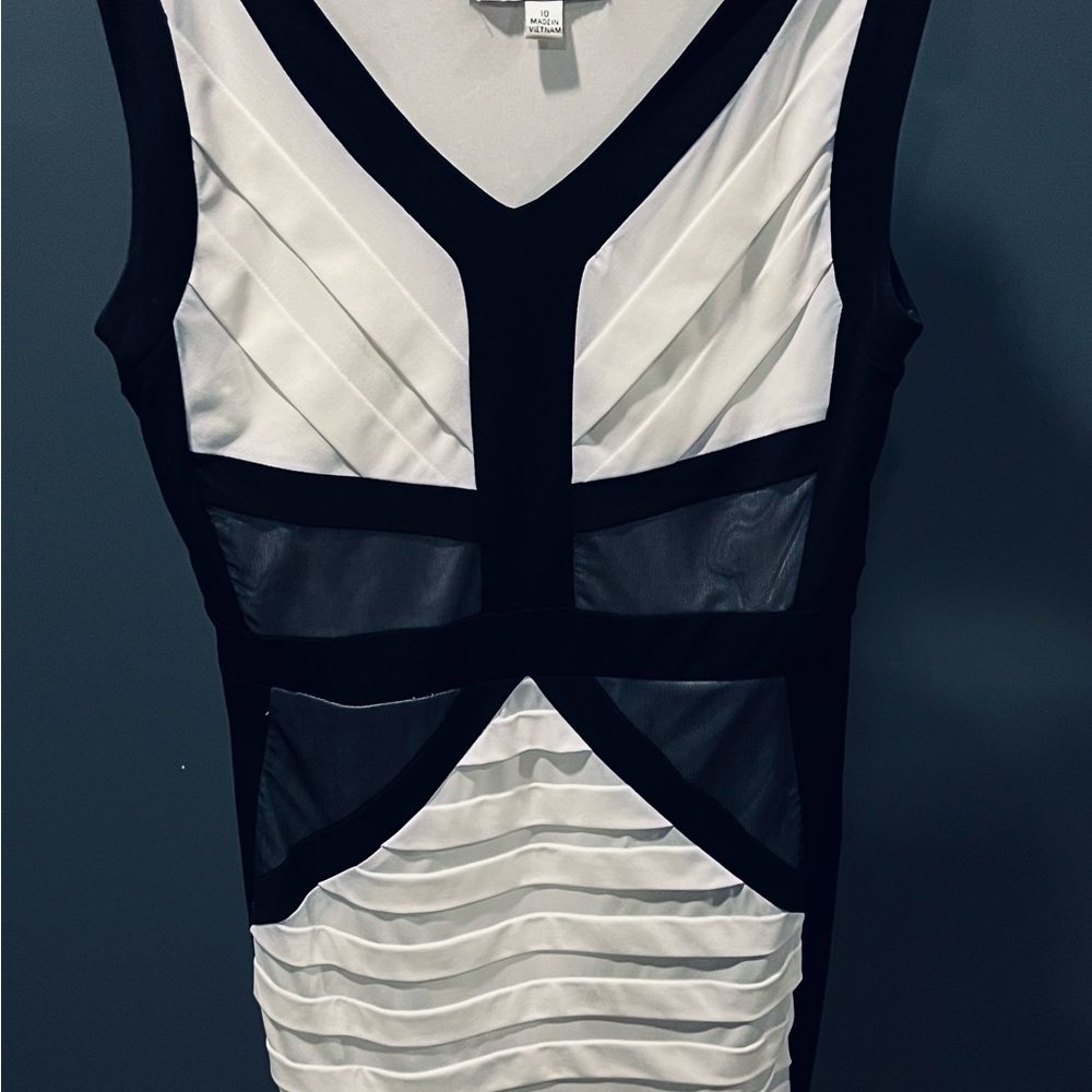 Black and White Sleeveless Midi Dress